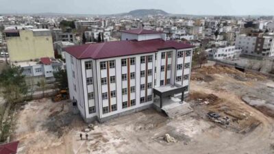 Kahramanmaraş merkezli depremlerin ardından Adıyaman’da yürütülen yeni okul yapımları ve
