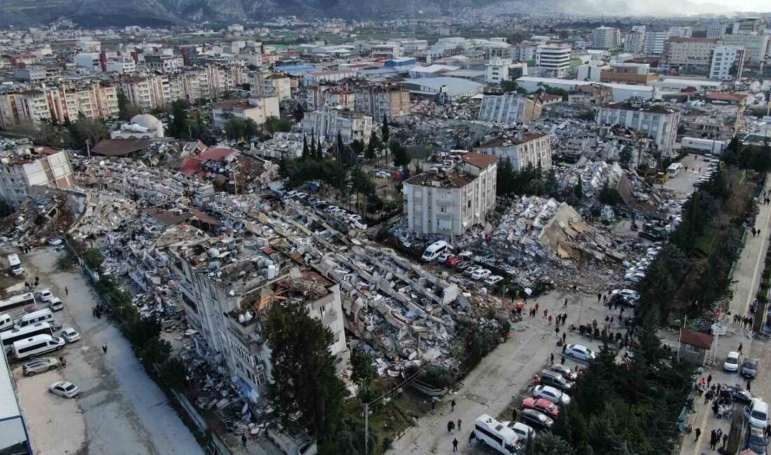 Hatay’da depremin ilk anlarında yerle bir olan ve bin 200