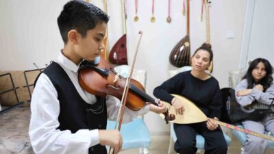 Elazığ’da deprem sonrası evleri ağır hasar alan ve konteyner kentte