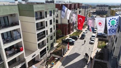 Adana Valisi Mustafa Yavuz, kent genelinde yapılan deprem konutlarının yüzde