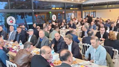 Her yıl geleneksel olarak organize edilen programda Devrekli muhtarlar iftar