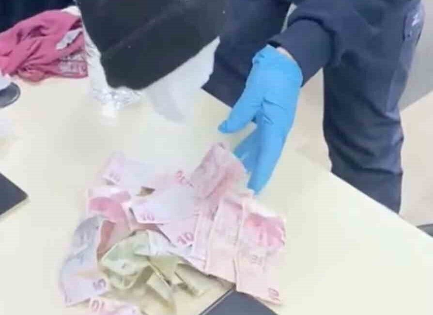 Bursa’nın Gemlik ilçesinde dilencilik yapan şahsın paraları bebek bezine sakladoığı