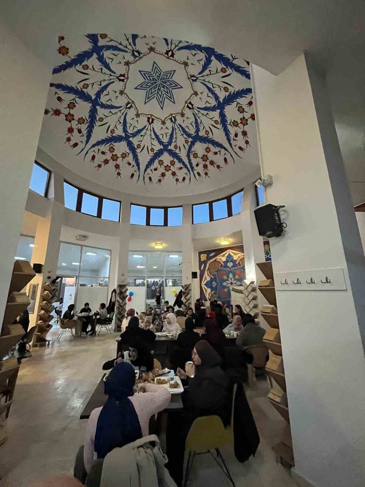 Afyonkarahisar’da Ramazan ayının ilk gününden itibaren Diyanet Gençlik Merkezi’nde gerçekleştirilen