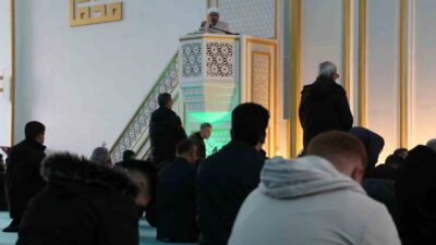 Diyarbakır’da 6 Şubat depremlerinde hayatını kaybeden vatandaşlar için mevlit okutuldu.