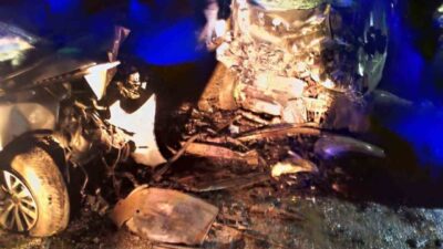 Diyarbakır’ın Çınar ilçesinde iki otomobilin çarpıştığı kazada 2’si çocuk 3