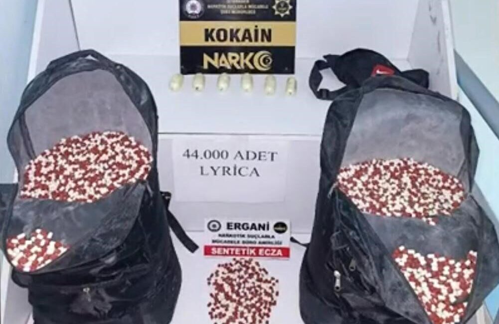 Diyarbakır’da düzenlenen narkotik operasyonlarında çok sayıda uyuşturucu madde ele geçirilirken,