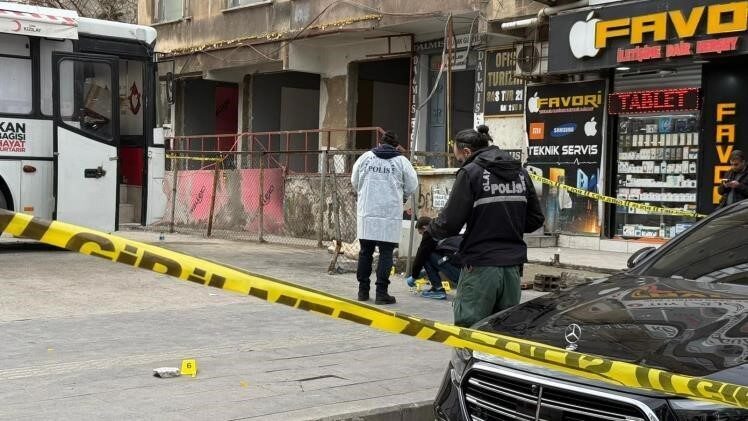 Diyarbakır’da müteahhit ile emlakçı arasında ’tadilat’ nedeniyle çıkan silahlı kavga