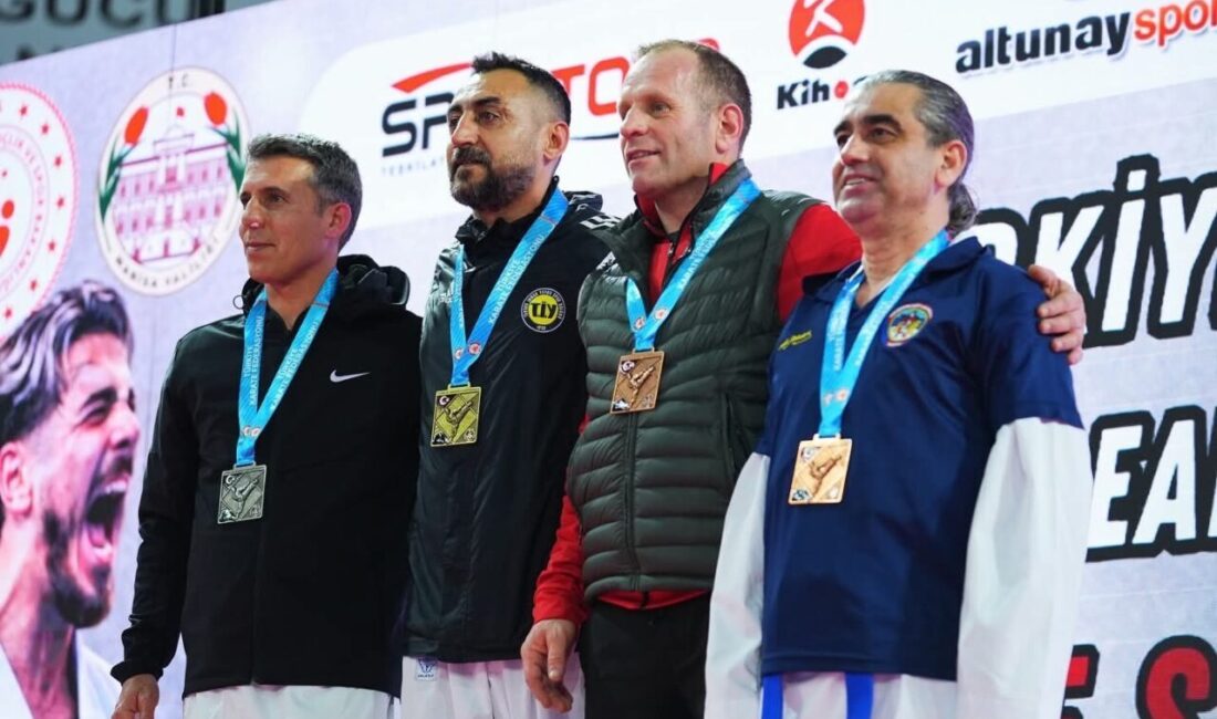 Türkiye Büyükler Para Karate ve Veteranlar Şampiyonası Manisa’da düzenlendi. Müsabakalara