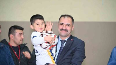 Manisa’nın Demirci ilçesinde, Duchenne Musküler Distrofi (DMD) hastalığıyla mücadele eden