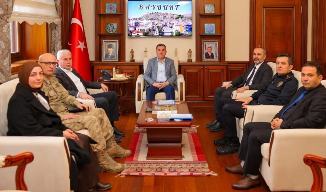 Doğu Karadeniz Kariyer Fuarı (DOKKAF) hazırlıkları kapsamında Bayburt’ta değerlendirme toplantısı