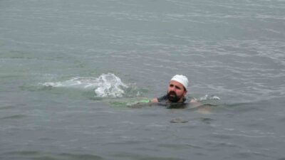 Van’da bir öğretmen, hem sağlıklı yaşama hem de kış turizmine