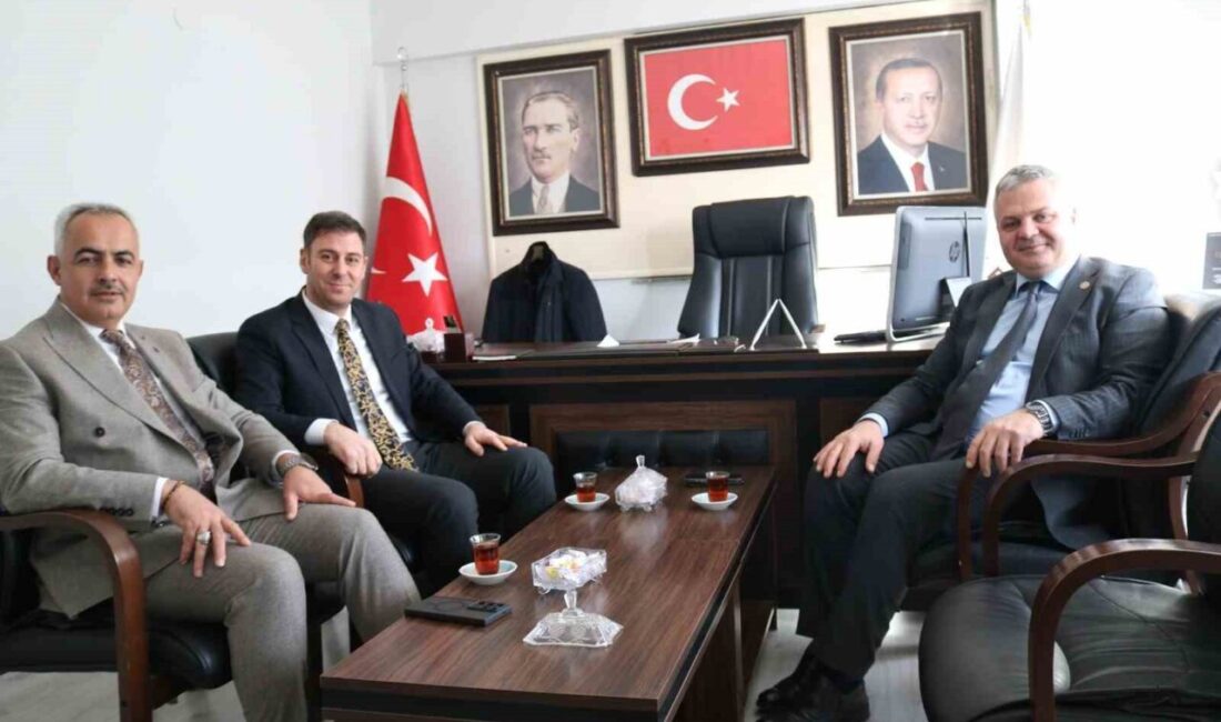 DSİ Bölge Müdürü Oğuz Yavuz, Erzurum’un Oltu ilçesinde muhtarlarla bir