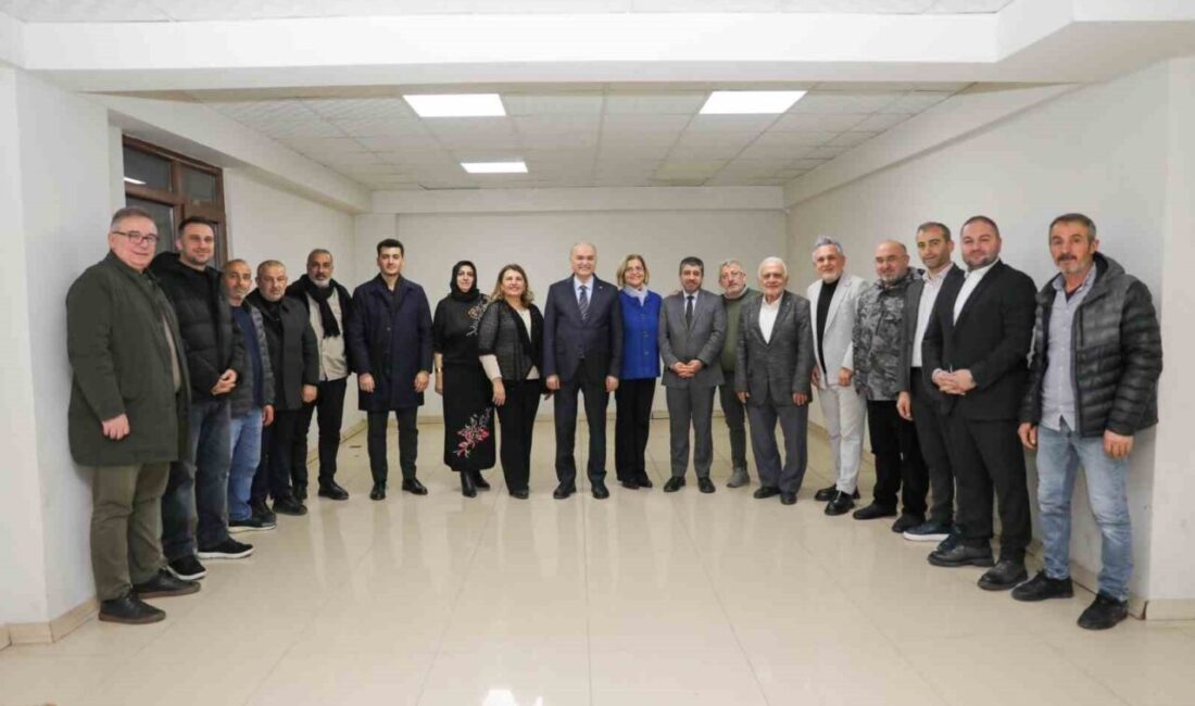 DÜZCE (İHA) – Düzce Belediye Başkanı Dr. Faruk Özlü, önceki