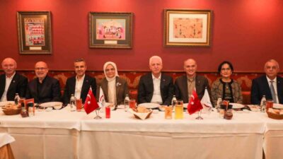 Düzce Belediye Başkanı Dr. Faruk Özlü, İstanbul’da düzenlediği özel davette