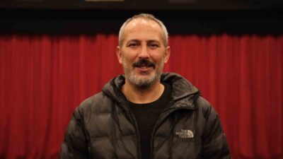 Erzurum Büyükşehir Belediyesi Şehir Tiyatrosu’nun yeni oyunu “Organiyasyon” büyük beğeni