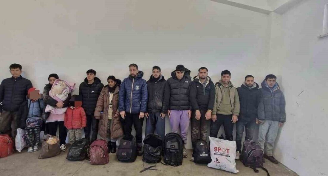 Edirne’nin Uzunköprü ilçesinde güvenlik güçleri tarafından düzenlenen denetimlerde 14 düzensiz