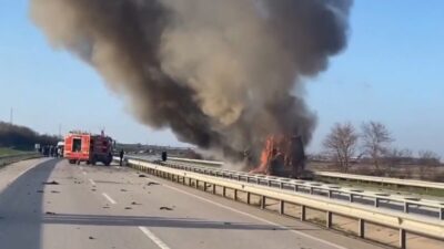 Edirne’nin Havsa ilçesinde seyir halindeki domates yüklü tırda çıkan yangın