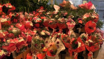 Edirne’de 14 Şubat Sevgililer Günü dolayısıyla çiçekçilerde yoğunluk yaşanıyor. Sevgililer