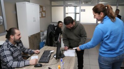 Balıkesir’in Edremit Belediyesi, bu yıl da Ramazan ayının dayanışma ruhunu