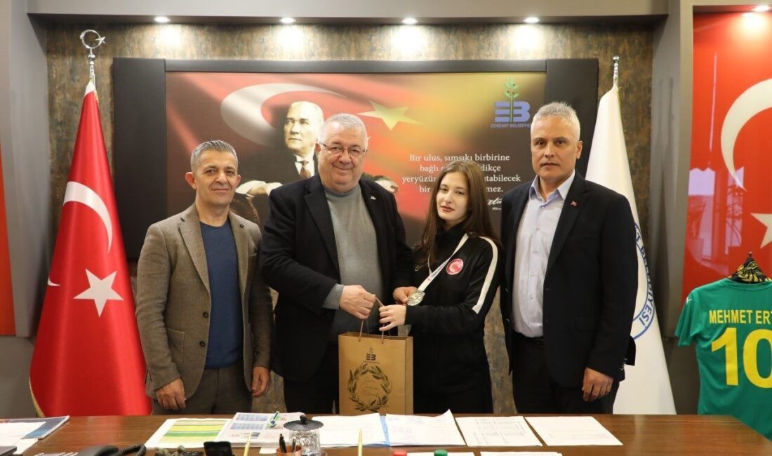 Genç yaşına rağmen ulusal ve uluslararası arenada elde ettiği şampiyonluklarla