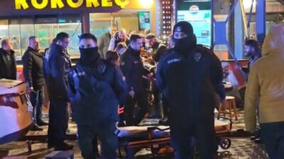 Balıkesir’in Edremit ilçesinde bir iş yerine motosikletle gelen kasklı 2