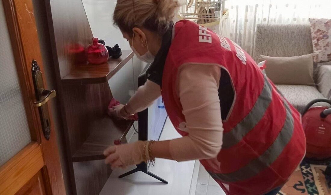 Efeler Belediye Başkanı Anıl Yetişkin’in hayata geçirdiği ‘Evde Bakım Hizmetleri’