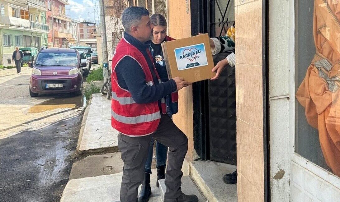 Efeler Belediyesi tarafından hayata geçirilen ’Kardeş Eli’ projesi ihtiyaç sahibi