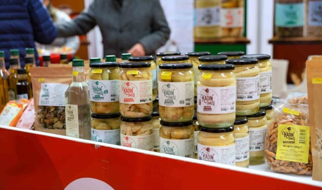 Efeler Belediyesi Kadın Emeği Tarımsal Ürün Fabrikası’nın birbirinden doğal, lezzetli