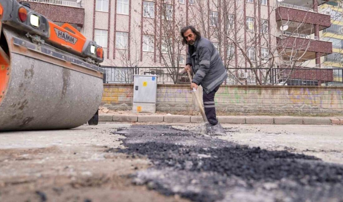 Elazığ’da genelinde asfalt yama uygulamaları aralıksız şekilde devam ediyor. Elazığ