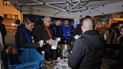 Elazığ’da Berat Kandili’nde camiler doldu taştı. Türkiye genelinde olduğu gibi