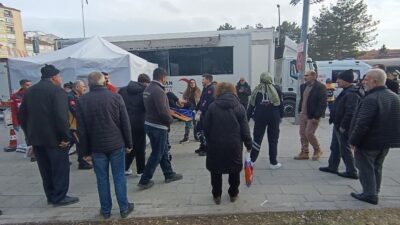 Elazığ’da çıkan bıçaklı kavgada 1 kişi yaralandı. Yaralı şahsın ilk