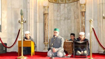 Elazığ’da mukabele geleneği bu yıl da yoğun katılımla devam ediyor.