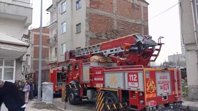 Elazığ’da bir evde çıkan yangın, itfaiye ekipleri tarafından kontrol altına