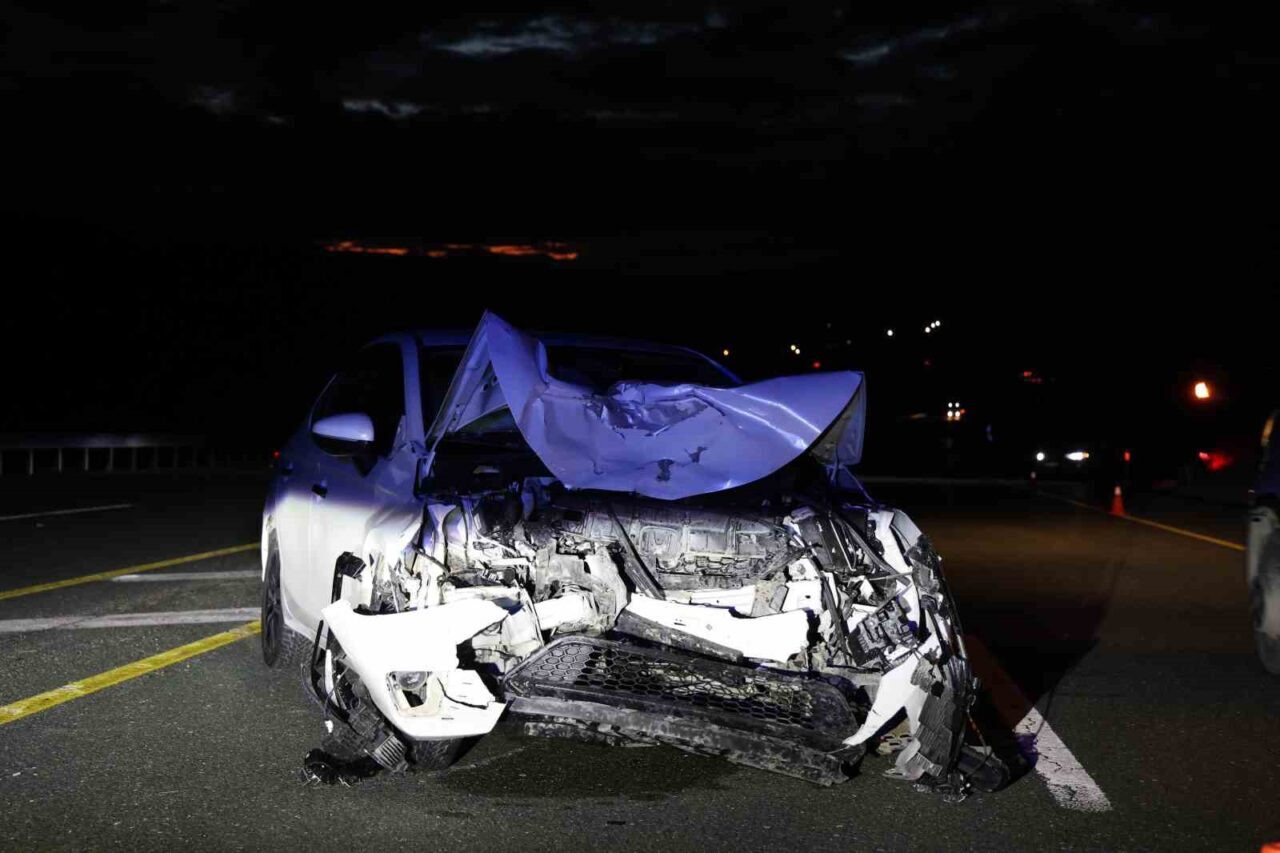 Elazığ’da iki otomobilin çarpışması sonucu meydana gelen trafik kazasında 1’i