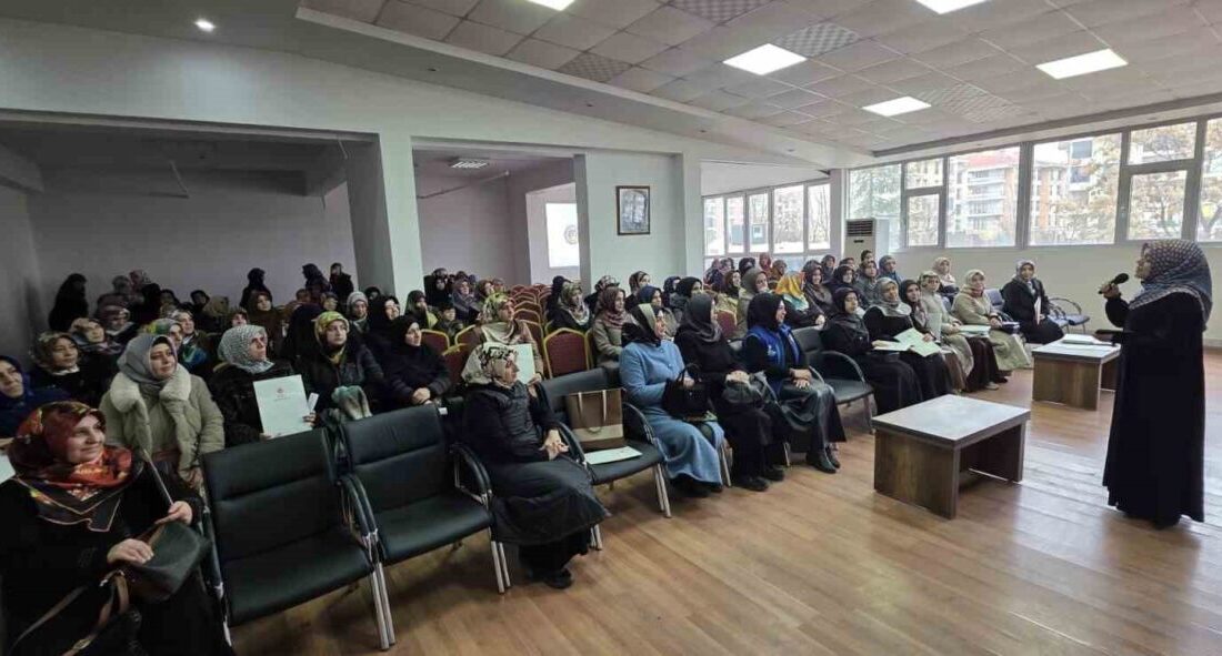 Elazığ’da faaliyet gösteren Kur’an kurslarının eğitim faaliyetleri değerlendirildi. Elazığ merkezde