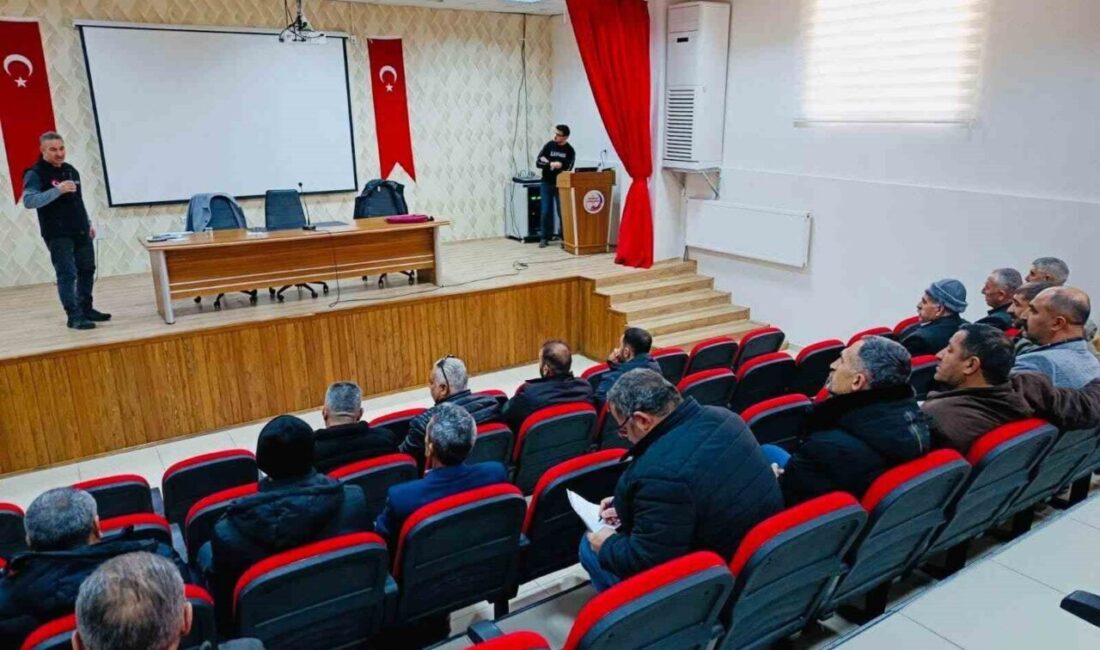 Palu ve Kovancılar Kaymakamlıkları tarafından muhtarlara, çığ riskleri, alınması gereken