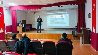 Elazığ’da muhtarlara yönelik çığla mücadele ve farkındalık eğitimi düzenlendi. Elazığ