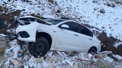 Elazığ’da otomobilin şarampole uçtuğu kazada 2 kişi yaralandı. Kaza, Güney