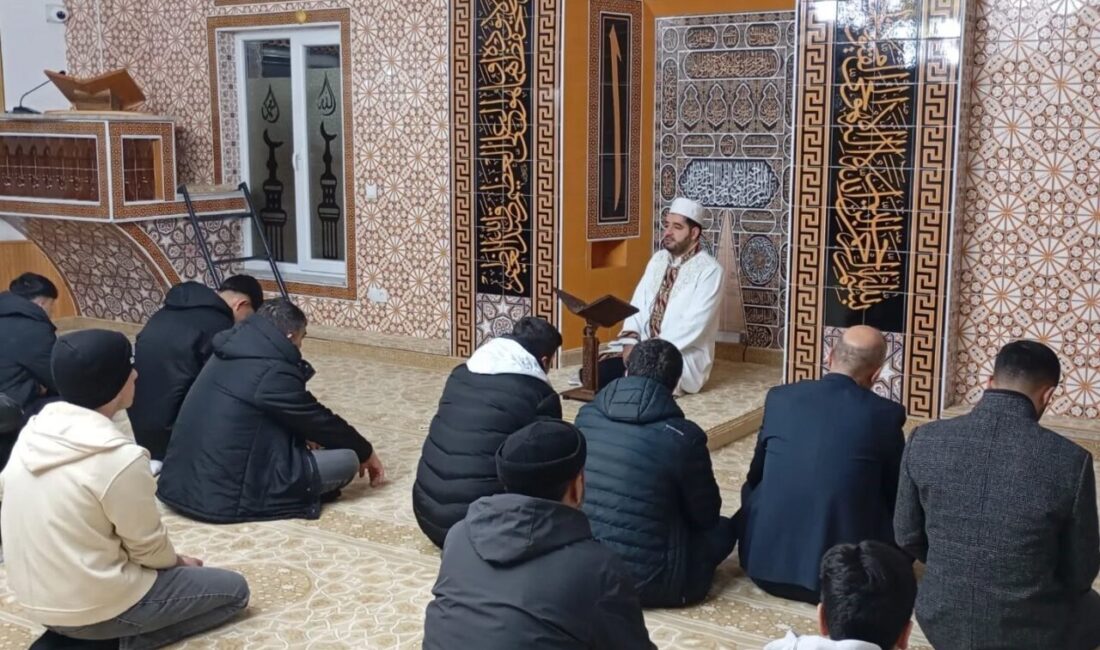 Elazığ’ın Karakoçan ilçesinde sabah namazı buluşmaları düzenlendi. Elazığ’ın Karakoçan ilçesinde