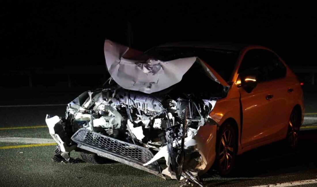 Elazığ’da iki otomobilin çarpışması sonucu 3 kişinin yaralandığı trafik kazası,