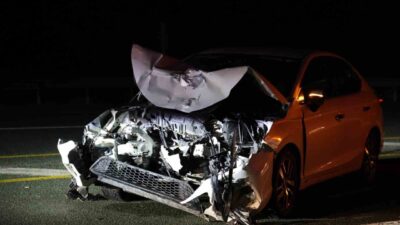 Elazığ’da iki otomobilin çarpışması sonucu 3 kişinin yaralandığı trafik kazası,