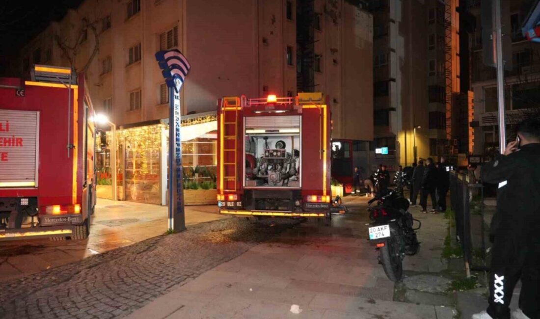 Denizli’de 5 katlı apartmanın 3’üncü katında elektrik panosundan çıkan yangın