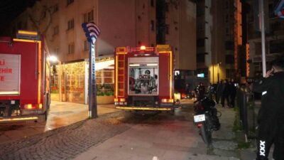 Denizli’de 5 katlı apartmanın 3’üncü katında elektrik panosundan çıkan yangın