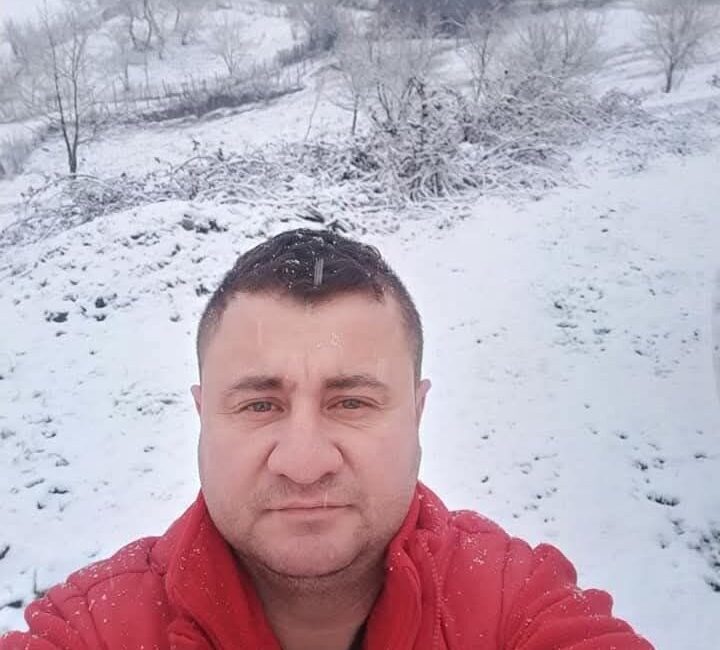 Çanakkale’nin Çan ilçesinde süt ürünleri işletmesinin sahibi Erkan Elmas, altın