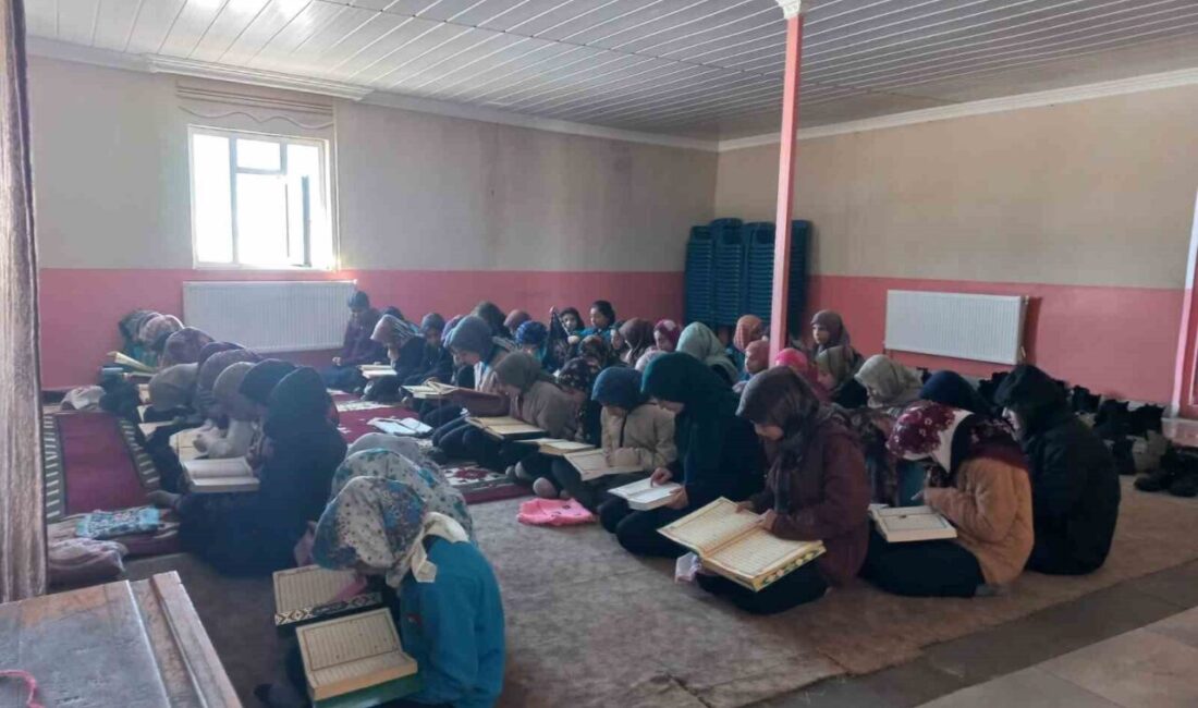 Van’ın Özalp ilçesine bağlı Emek Ortaokulu’nda “Maarifin Kalbinde Ramazan” etkinlikleri