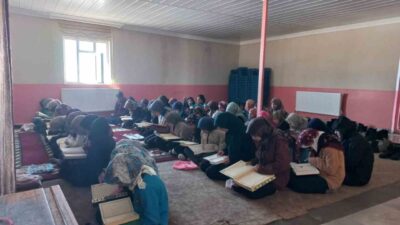 Van’ın Özalp ilçesine bağlı Emek Ortaokulu’nda “Maarifin Kalbinde Ramazan” etkinlikleri