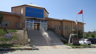 Kütahya Dumlupınar Üniversitesi (DPÜ) bünyesinde faaliyet gösteren Emet Meslek Yüksekokulu