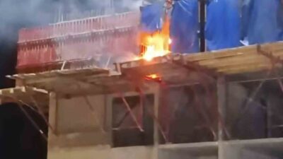 Kütahya’nın Emet ilçesinde bulunan 5. Etap TOKİ şantiyesinde çıkan yangın,