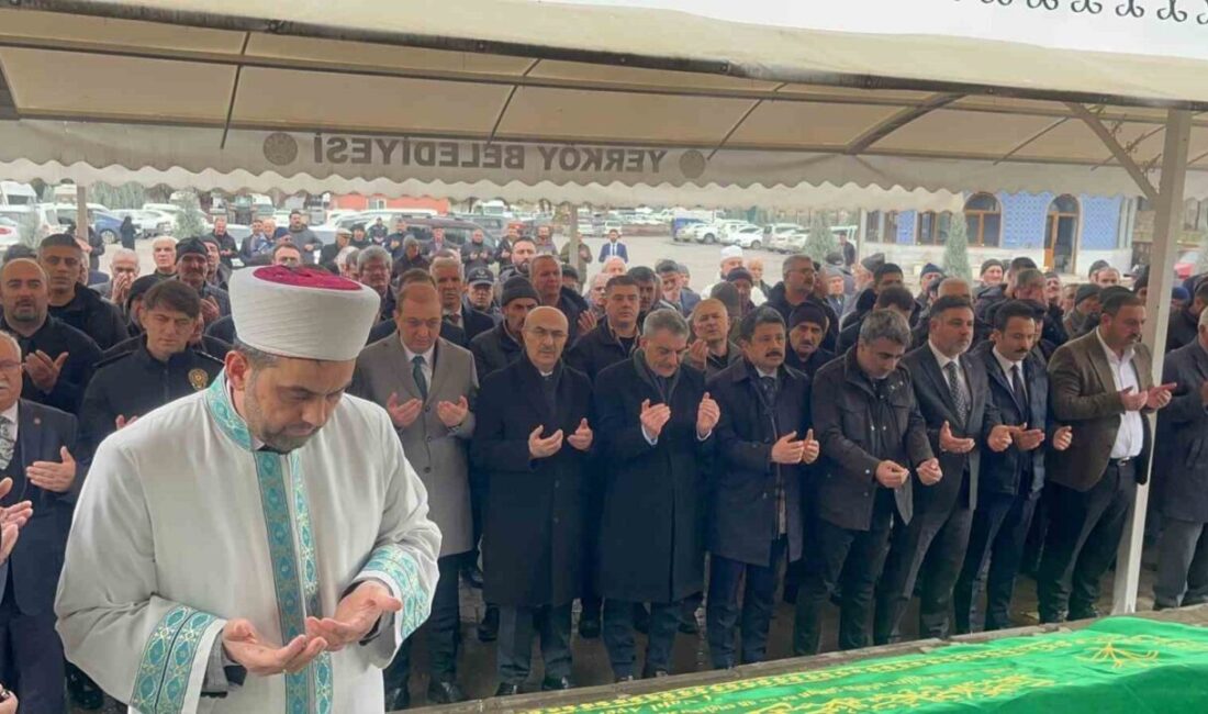 Emniyet Genel Müdürü Mahmut Demirtaş, eniştesi Mehmet Dinç’in Yozgat’taki cenaze