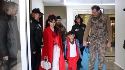 Kayseri İl Emniyet Müdürü Atanur Aydın, sömestir bitimi ilk ders